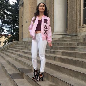 Meet your Posher, Monica